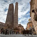 Charming Towers-roofs View Apartament