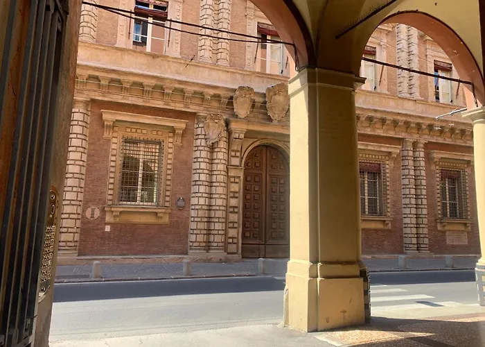 Charming Towers-roofs View * Bologna