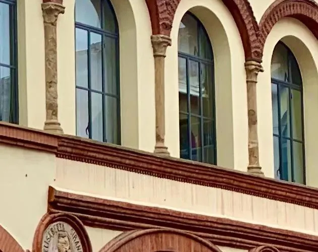 Charming Towers-roofs View * Bologna