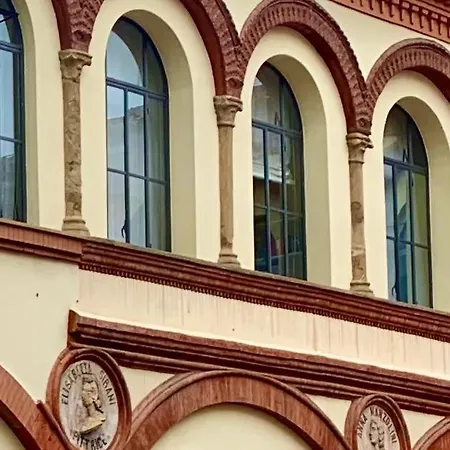 Charming Towers-roofs View * Bologna